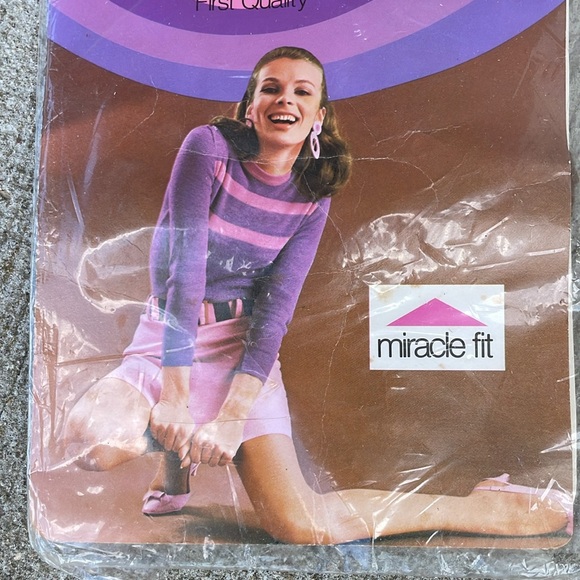 Miracle Fit Best Ever Vintage Womens Pantyhose Nylons Tights Suntan NEW NOS - Picture 3 of 6